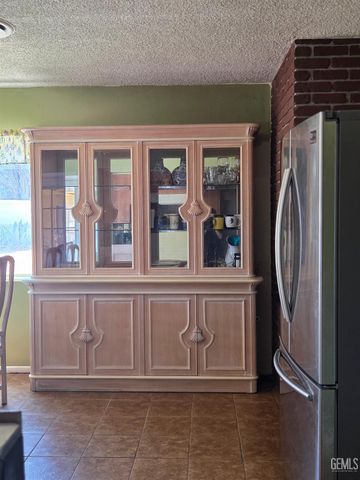 3630 White Lane, Bakersfield, CA 93309