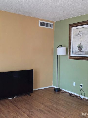 3630 White Lane, Bakersfield, CA 93309