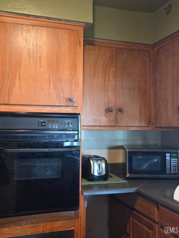 3630 White Lane, Bakersfield, CA 93309