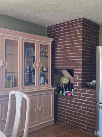 3630 White Lane, Bakersfield, CA 93309