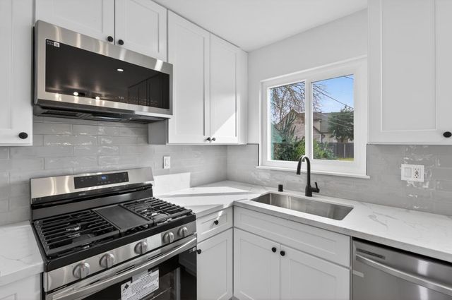 10604 Valley View Dr, Rancho Cordova, CA 95670