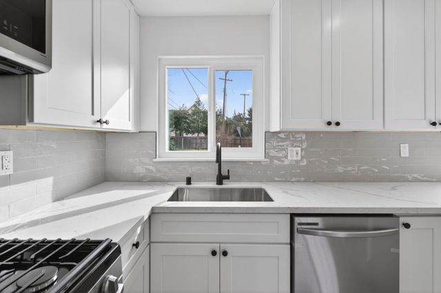 10604 Valley View Dr, Rancho Cordova, CA 95670