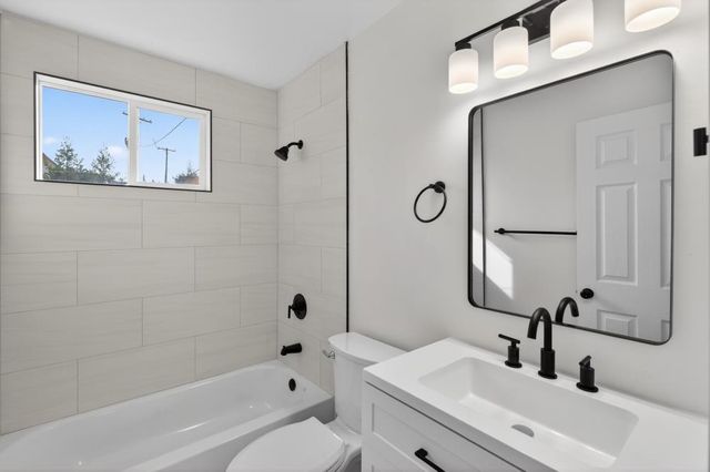 10604 Valley View Dr, Rancho Cordova, CA 95670