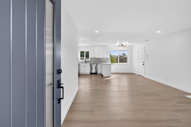 10604 Valley View Dr, Rancho Cordova, CA 95670