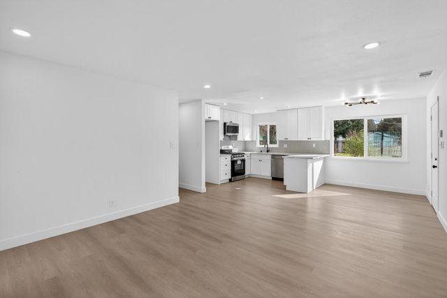 10604 Valley View Dr, Rancho Cordova, CA 95670