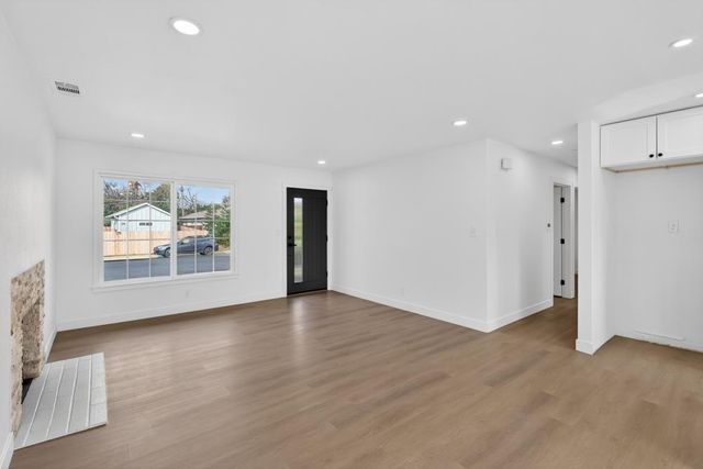 10604 Valley View Dr, Rancho Cordova, CA 95670