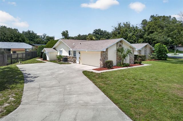 2704 BURGOYNE PLACE, Deland, FL 32720