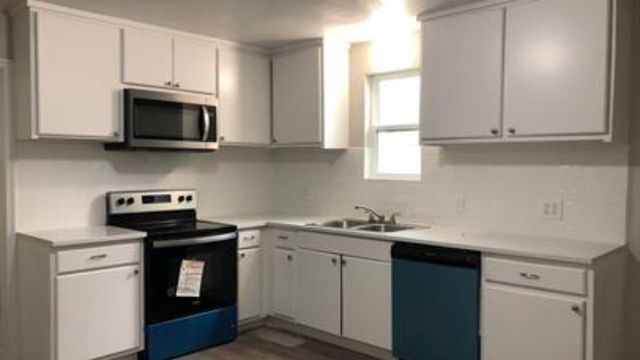 611 S Scullin Avenue, Denison, TX 75020