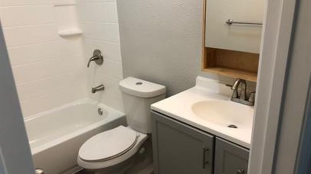 611 S Scullin Avenue, Denison, TX 75020