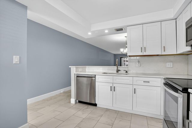 2003 Granada Drive F1, Coconut Creek, FL 33066