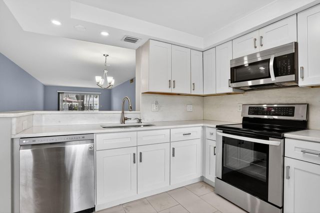 2003 Granada Drive F1, Coconut Creek, FL 33066