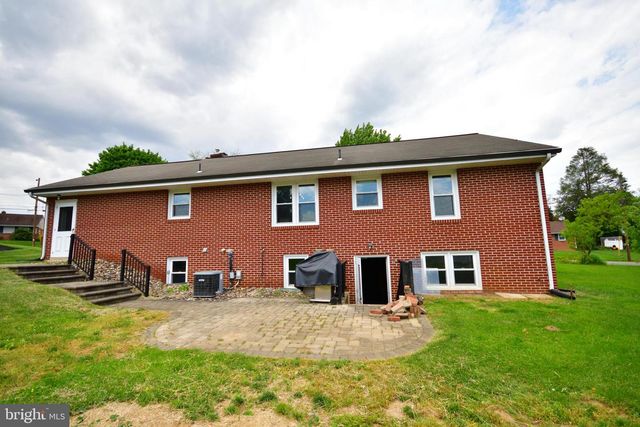 556 OAK RIDGE DR, Millersville, PA 17551