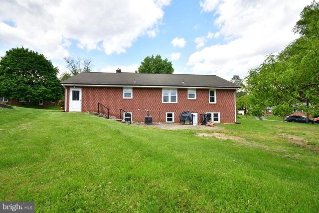 556 OAK RIDGE DR, Millersville, PA 17551