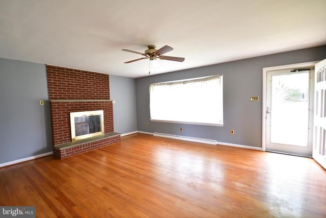 556 OAK RIDGE DR, Millersville, PA 17551