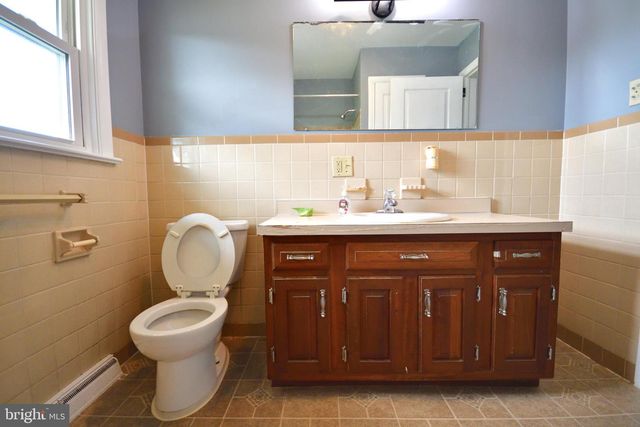 556 OAK RIDGE DR, Millersville, PA 17551