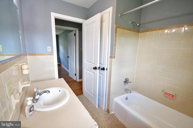 556 OAK RIDGE DR, Millersville, PA 17551