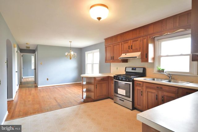 556 OAK RIDGE DR, Millersville, PA 17551