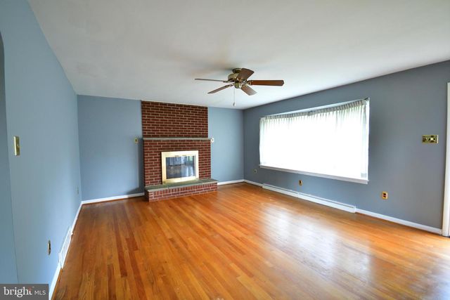 556 OAK RIDGE DR, Millersville, PA 17551