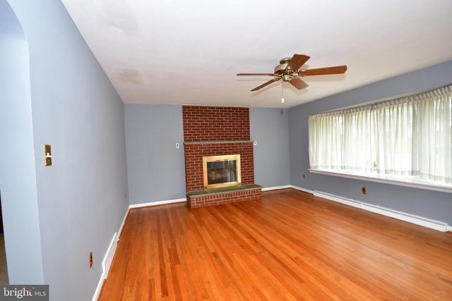 556 OAK RIDGE DR, Millersville, PA 17551