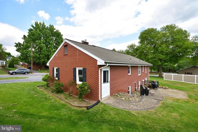 556 OAK RIDGE DR, Millersville, PA 17551