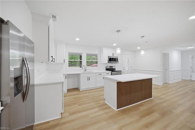 3702 Nansemond PW, Suffolk, VA 23435