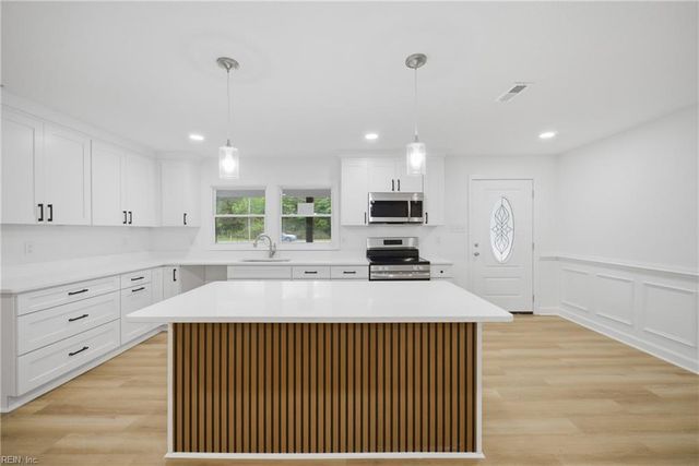 3702 Nansemond PW, Suffolk, VA 23435