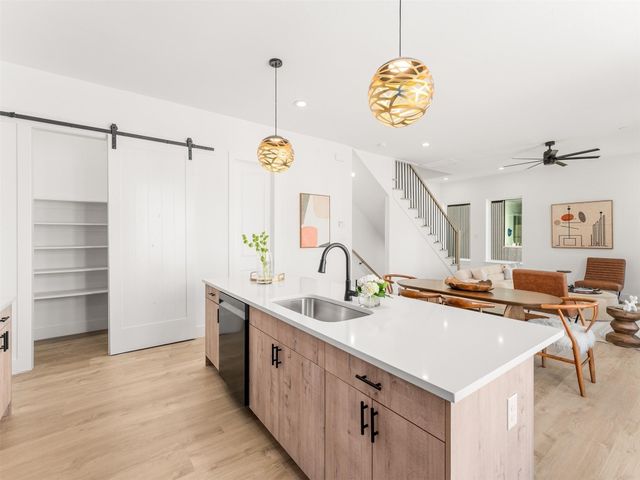 2019 N Prairie Avenue 206, Dallas, TX 75204