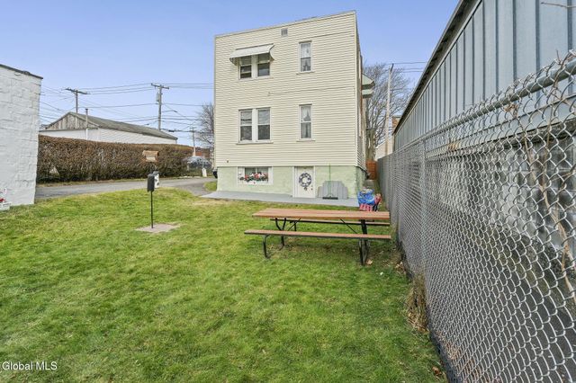 38 North Street, Menands, NY 12204