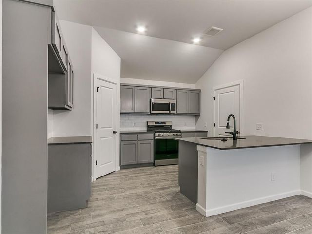 20648 Brush Creek Boulevard, Harrah, OK 73045