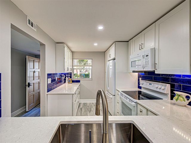 260 SANTA MARIA STREET 109, Venice, FL 34285