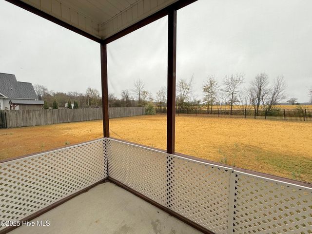 1186 Charlie Branch Drive, Winterville, NC 28590