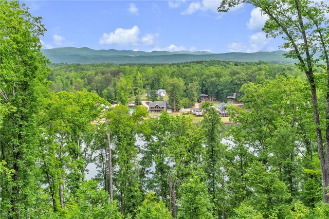 204 Whitewater Lake Road, Tamassee, SC 29686