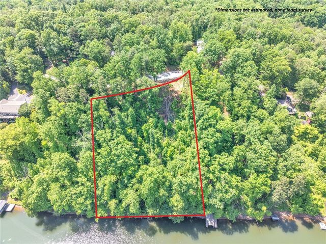 204 Whitewater Lake Road, Tamassee, SC 29686