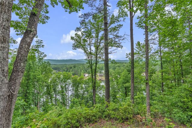 204 Whitewater Lake Road, Tamassee, SC 29686