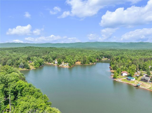204 Whitewater Lake Road, Tamassee, SC 29686