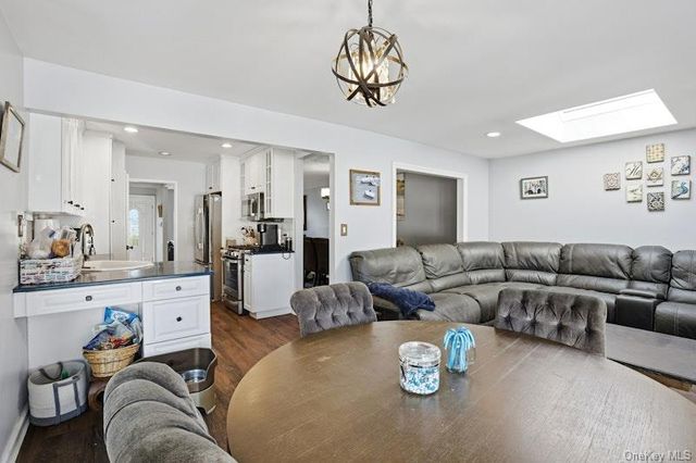 58 Circle Drive, Syosset, NY 11791