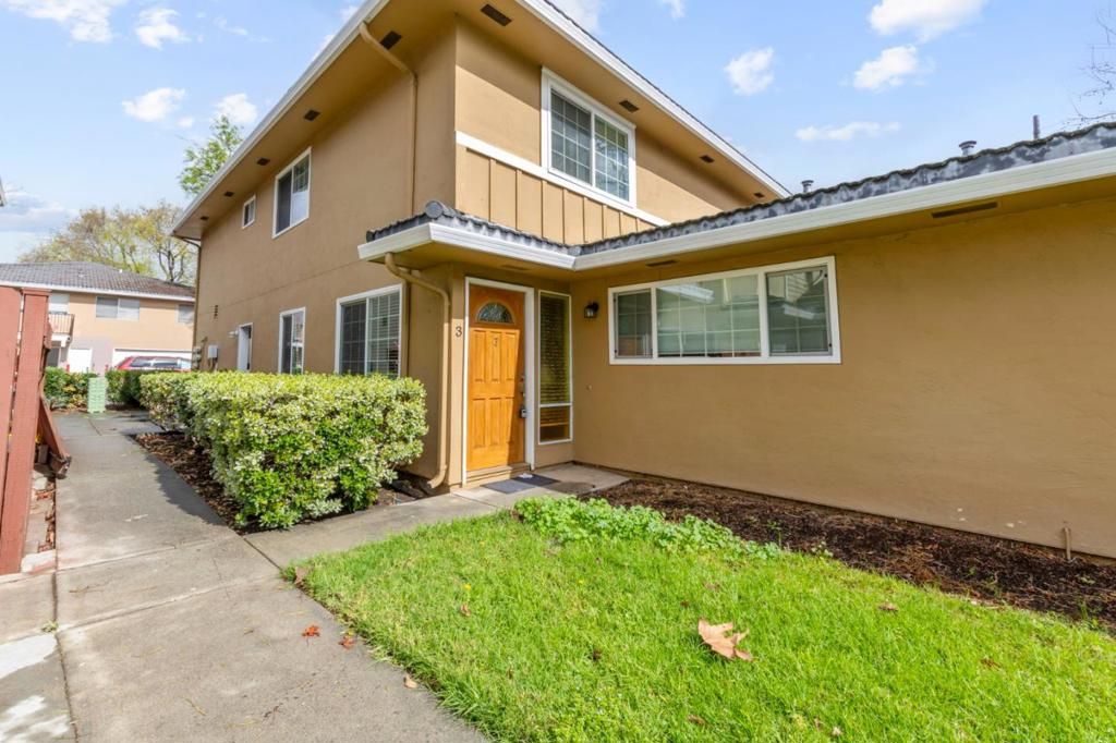 Image 2 of property listing at 5715 Calmor Avenue 3, San Jose, CA 95123