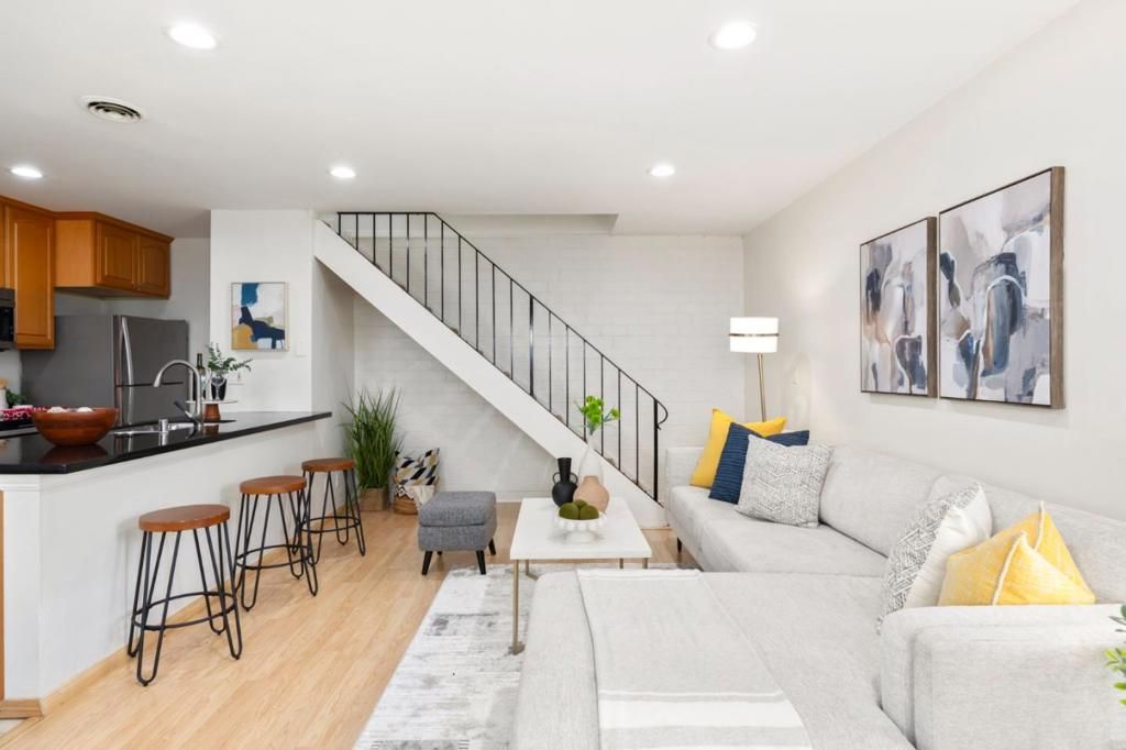 Image 5 of property listing at 5715 Calmor Avenue 3, San Jose, CA 95123