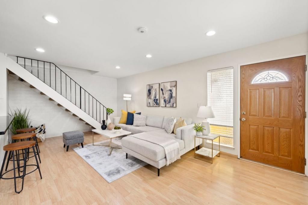 Image 6 of property listing at 5715 Calmor Avenue 3, San Jose, CA 95123