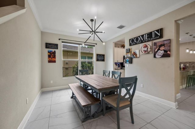 1813 NW Cataluna Circle, Port St Lucie, FL 34986