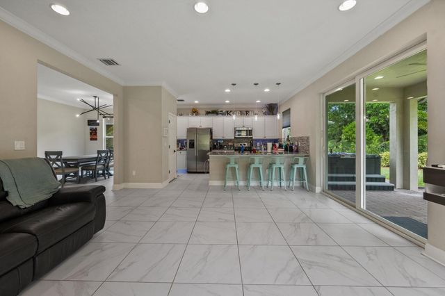 1813 NW Cataluna Circle, Port St Lucie, FL 34986