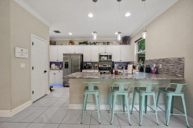 1813 NW Cataluna Circle, Port St Lucie, FL 34986