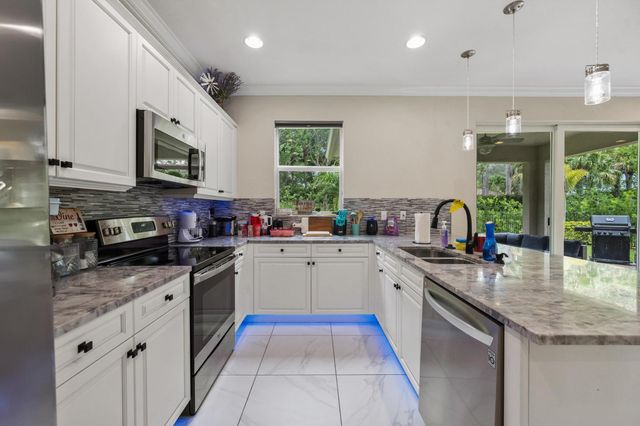 1813 NW Cataluna Circle, Port St Lucie, FL 34986