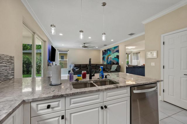 1813 NW Cataluna Circle, Port St Lucie, FL 34986