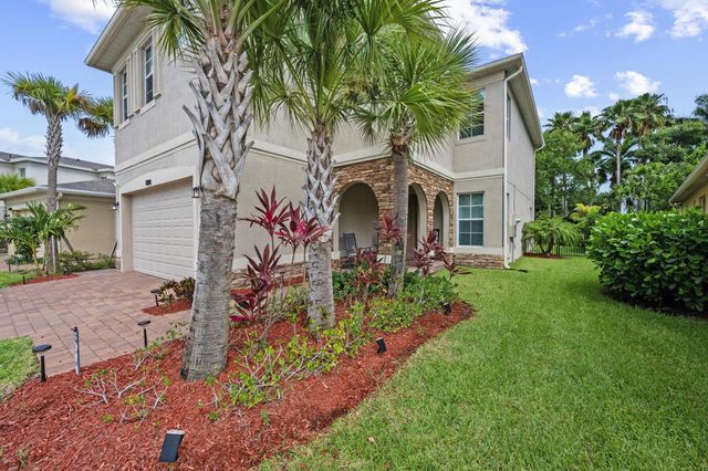 1813 NW Cataluna Circle, Port St Lucie, FL 34986