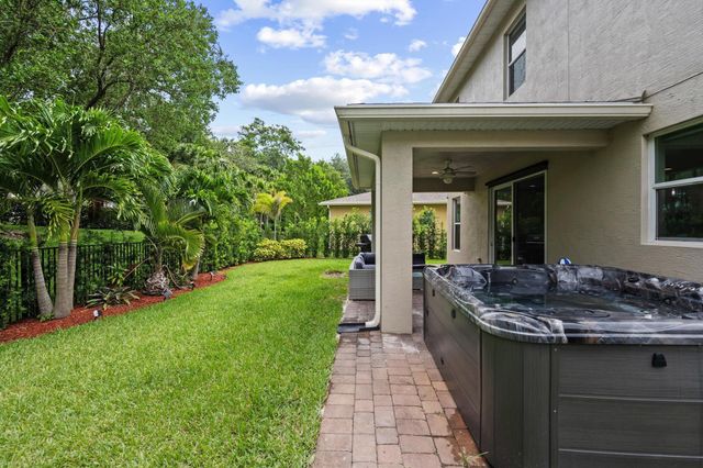1813 NW Cataluna Circle, Port St Lucie, FL 34986