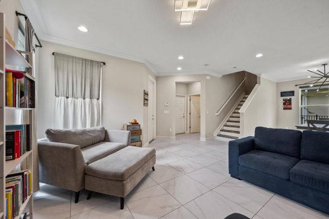1813 NW Cataluna Circle, Port St Lucie, FL 34986