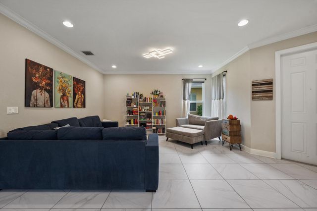 1813 NW Cataluna Circle, Port St Lucie, FL 34986