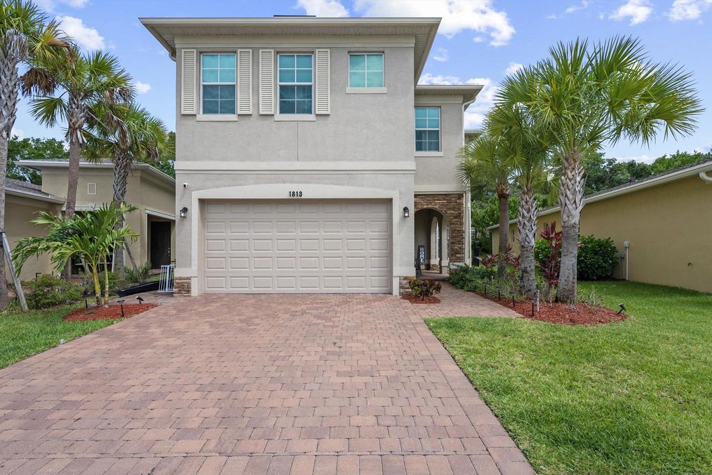 1813 NW Cataluna Circle, Port St Lucie, FL 34986