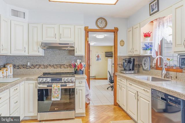 312 ROYAL AVE, North Wales, PA 19454